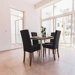 https://unique-2-bedroom-in-amazing-location-near-the-sea.hotelssaintjulians.com